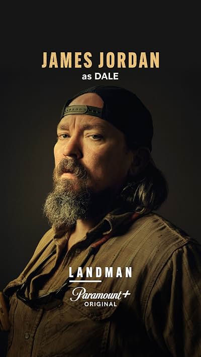 Retrato de James Jordan, actor de Landman, en sesión de fotos