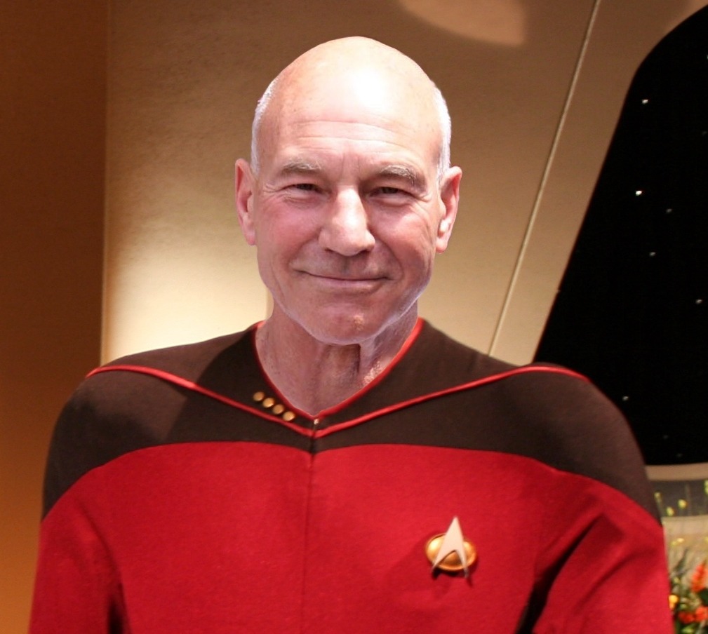 Patrick Stewart caracterizado como el capitán Jean-Luc Picard en Star Trek: The Next Generation
